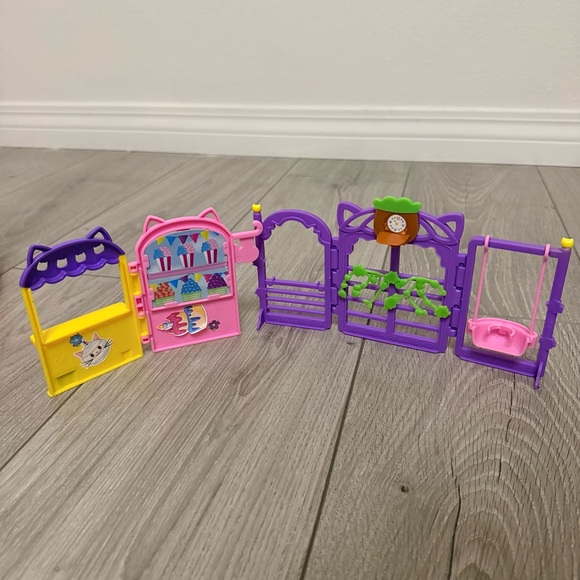 Gabbys Dollhouse Playsets Lot of 6 - Picture 6 of 7